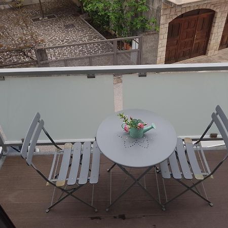 Studio Flat For 2 Lägenhet Makarska Exteriör bild