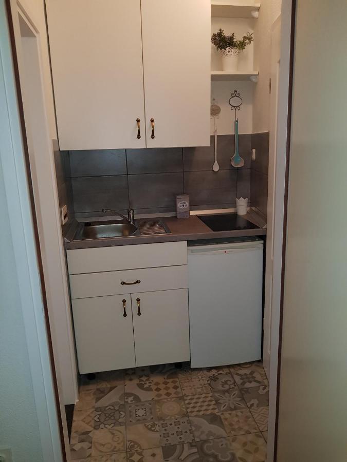 Studio Flat For 2 Lägenhet Makarska Exteriör bild